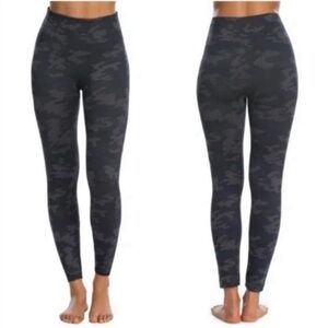 Spanx women’s seamless camo leggings size medium high waisted